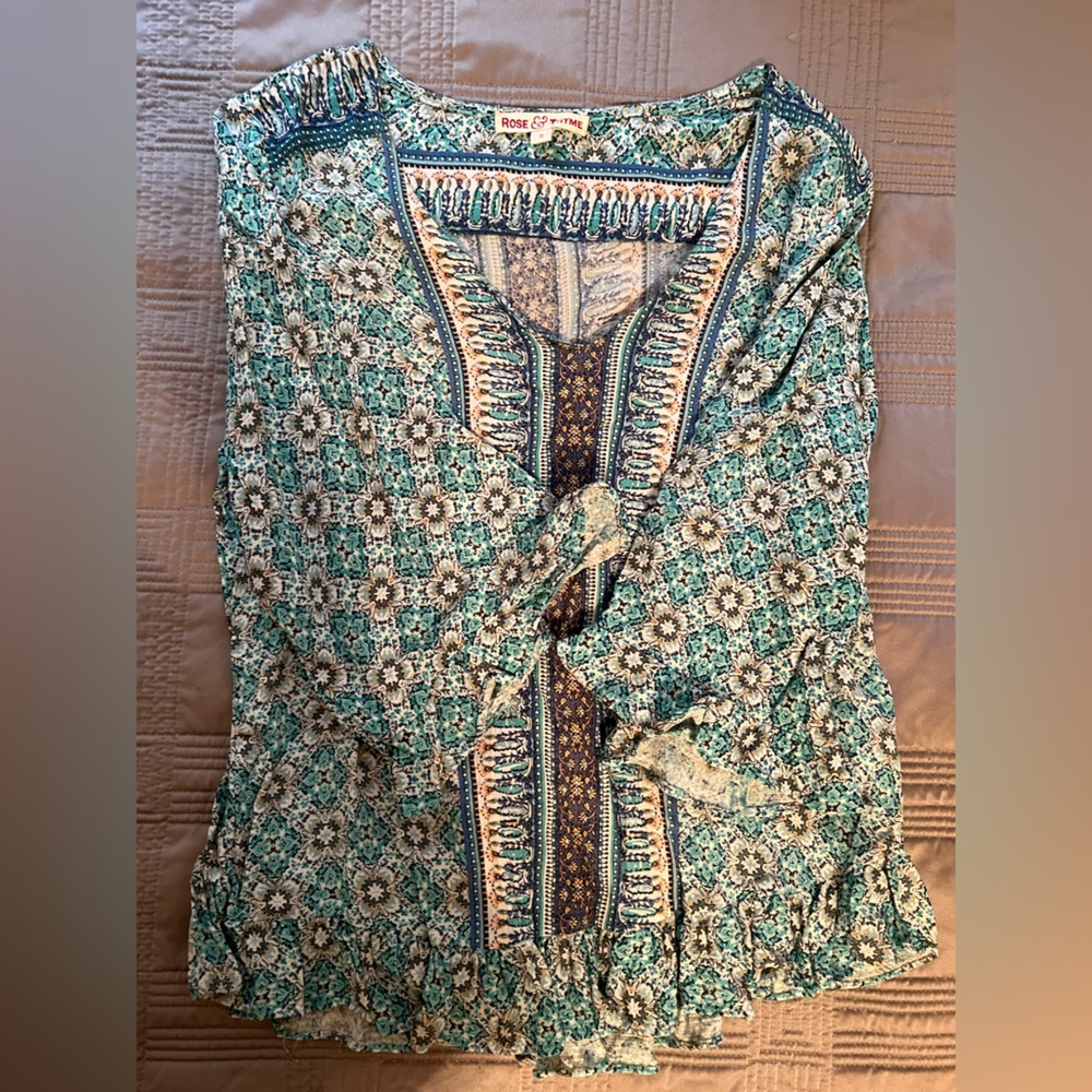 Rose & Thyme multi colored 3/4 sleeve top.